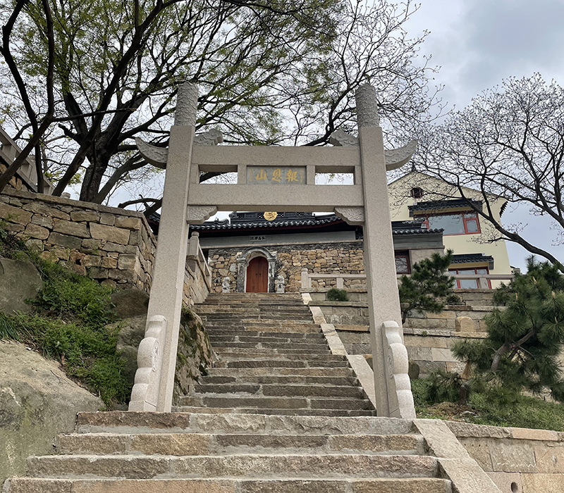苏州中峰寺·报恩山牌坊.jpg